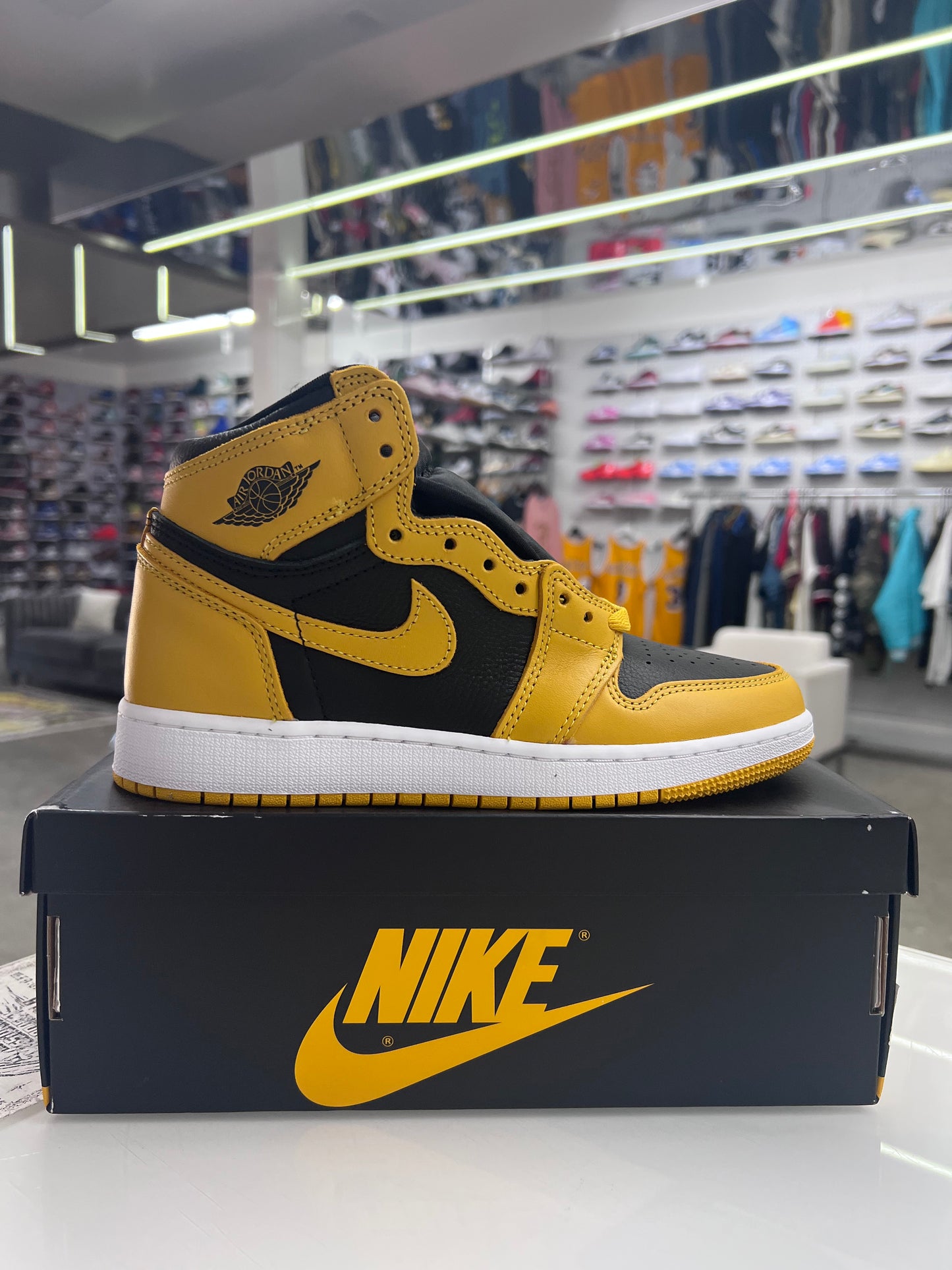 AJ 1 Pollen