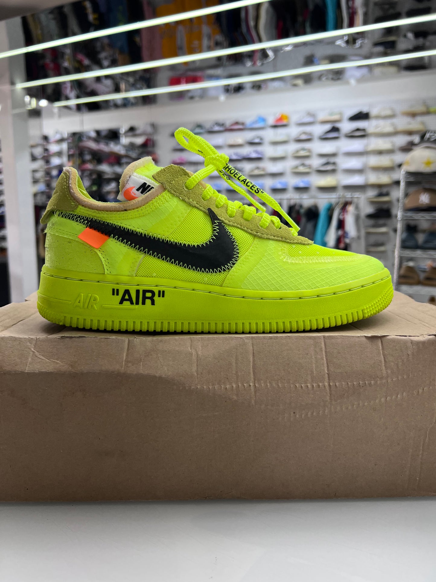 Nike Air Force 1 Off-White Volt