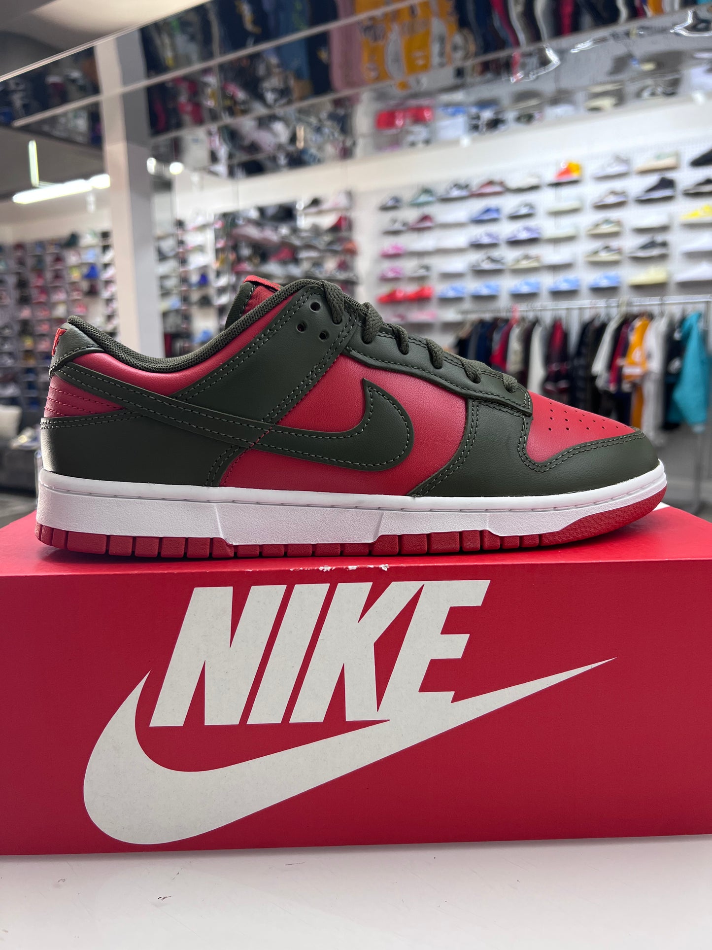 Dunk Low Mystic Red Cargo