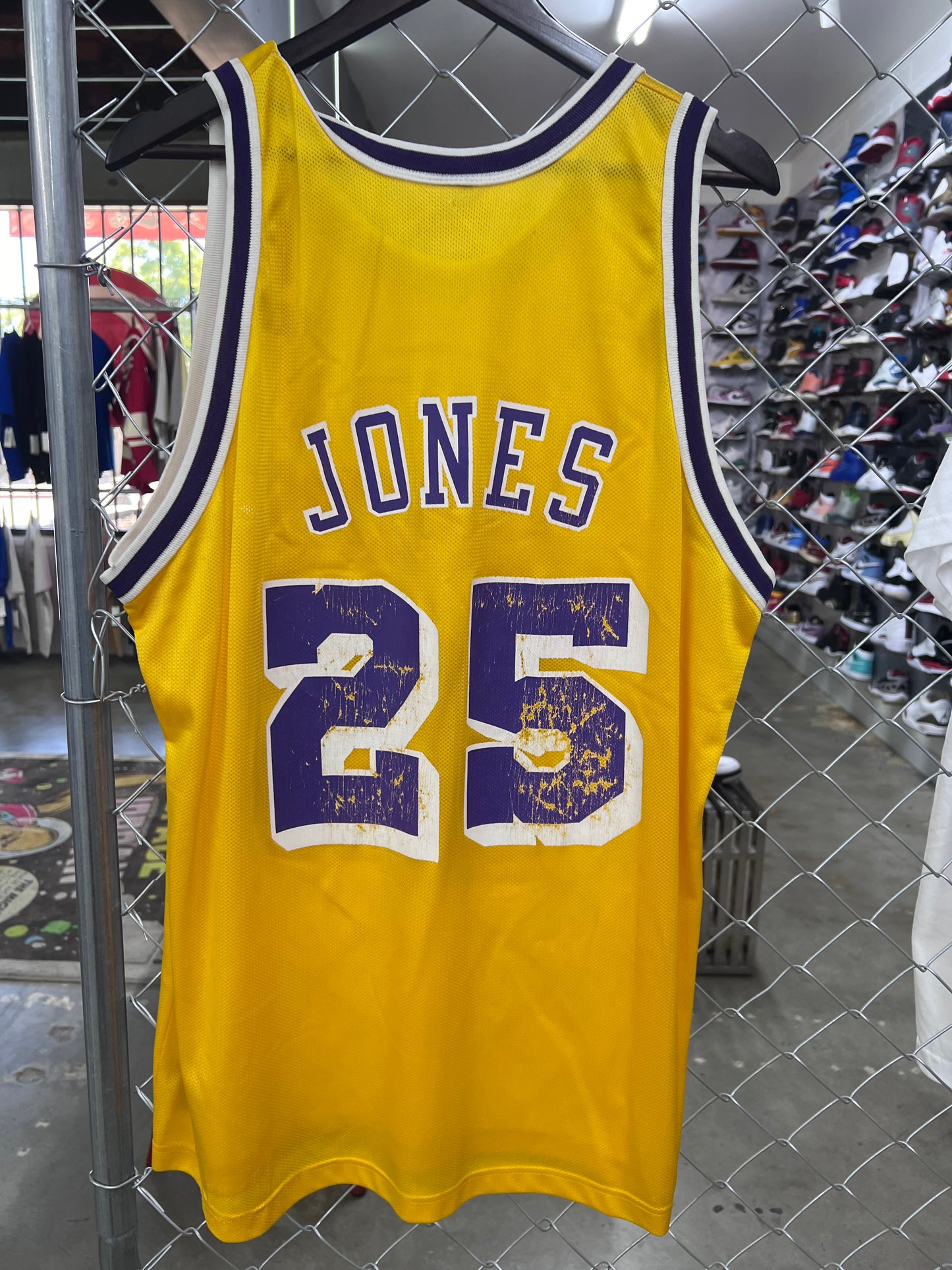 Jones sz.XL (48)